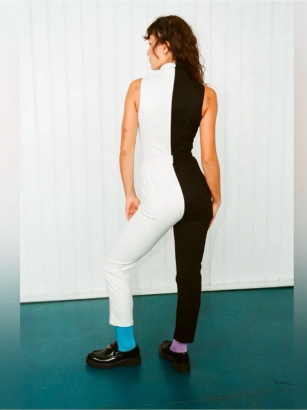 Fashion Brand Company Two-Tone Black and Cream Sleeveless Jumpsuit with Tie Belt - Picture 6 of 6